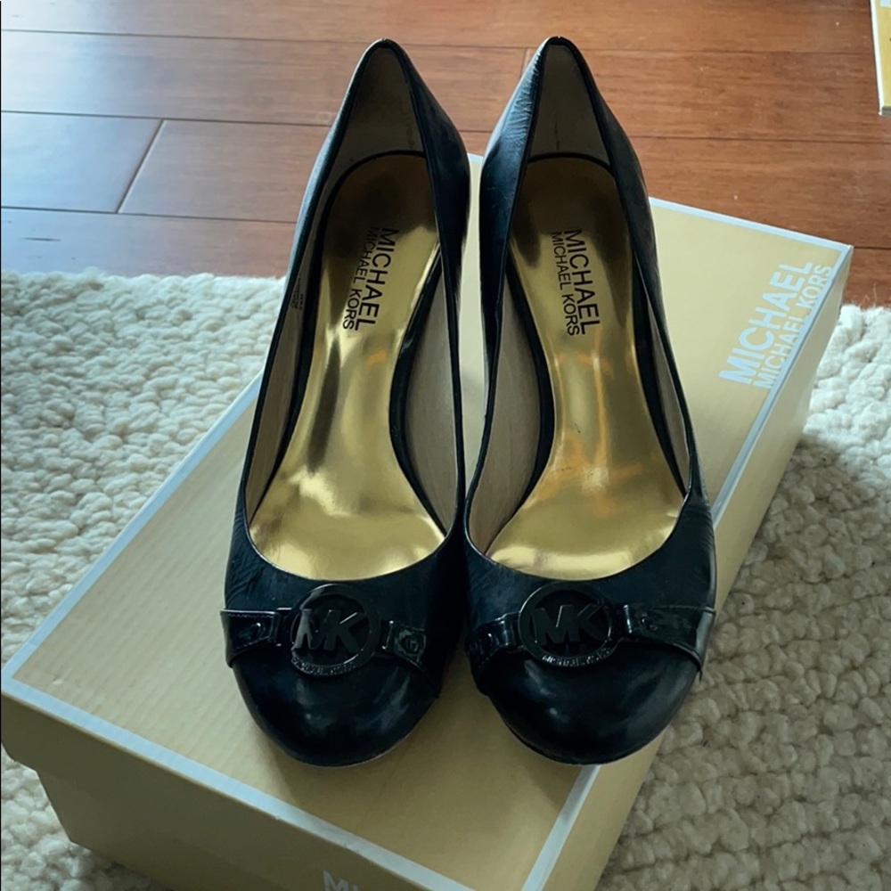 Michael Kors black kitten heels